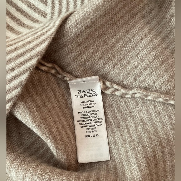 Cynthia Rowley patterned fine knit sweater (L) - Picture 9 of 9